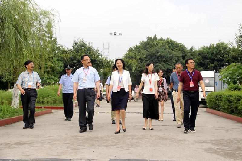 郭捷副市长一行在更生考点巡考 (4).JPG